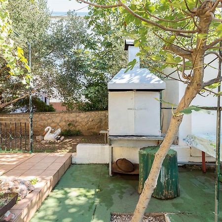 Apartments And Rooms Dragica Starigrad Paklenica Exterior foto